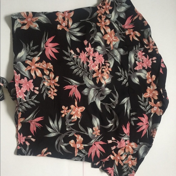 floral H&M shirt - Picture 4 of 5